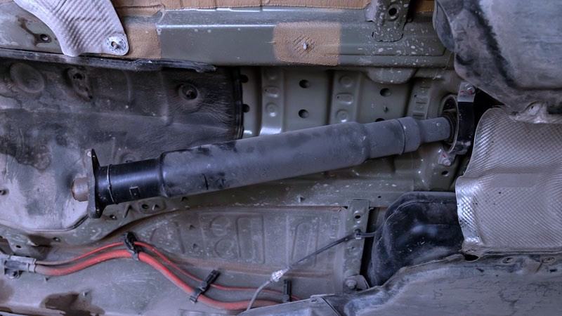 เพลากลางติดตั้งใต้ท้องรถยนต์